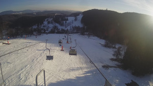 Snow park Paprsek - Lanovka - pohled dolů - 3.3.2023 v 16:33