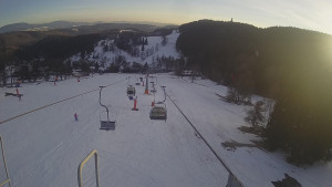 Snow park Paprsek - Lanovka - pohled dolů - 3.3.2023 v 16:48