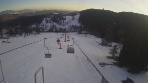 Snow park Paprsek - Lanovka - pohled dolů - 3.3.2023 v 16:53