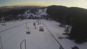 Snow park Paprsek - Lanovka - pohled dolů - 3.3.2023 v 17:08