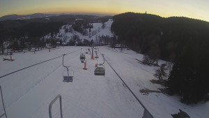 Snow park Paprsek - Lanovka - pohled dolů - 3.3.2023 v 17:28