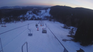 Snow park Paprsek - Lanovka - pohled dolů - 3.3.2023 v 17:48