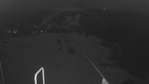 Snow park Paprsek - Lanovka - pohled dolů - 3.3.2023 v 21:43