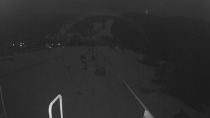 Snow park Paprsek - Lanovka - pohled dolů - 3.3.2023 v 22:03
