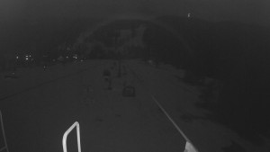Snow park Paprsek - Lanovka - pohled dolů - 3.3.2023 v 22:18