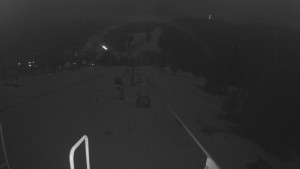 Snow park Paprsek - Lanovka - pohled dolů - 3.3.2023 v 22:23