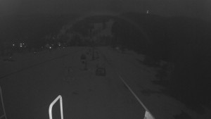 Snow park Paprsek - Lanovka - pohled dolů - 3.3.2023 v 22:33