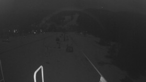Snow park Paprsek - Lanovka - pohled dolů - 3.3.2023 v 23:23
