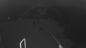 Snow park Paprsek - Lanovka - pohled dolů - 3.3.2023 v 23:28