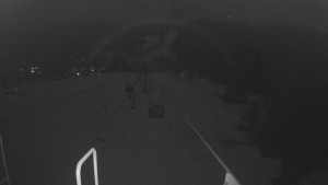Snow park Paprsek - Lanovka - pohled dolů - 3.3.2023 v 23:53