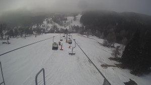 Snow park Paprsek - Lanovka - pohled dolů - 4.3.2023 v 09:48