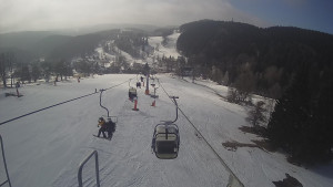 Snow park Paprsek - Lanovka - pohled dolů - 4.3.2023 v 10:18