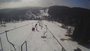 Snow park Paprsek - Lanovka - pohled dolů - 4.3.2023 v 10:43