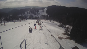Snow park Paprsek - Lanovka - pohled dolů - 4.3.2023 v 11:28