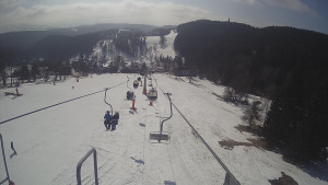 Snow park Paprsek - Lanovka - pohled dolů - 4.3.2023 v 11:48