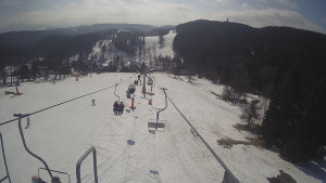 Snow park Paprsek - Lanovka - pohled dolů - 4.3.2023 v 12:18