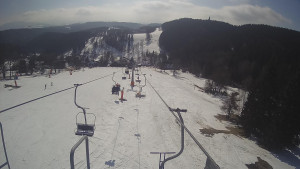 Snow park Paprsek - Lanovka - pohled dolů - 4.3.2023 v 12:28