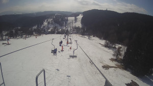 Snow park Paprsek - Lanovka - pohled dolů - 4.3.2023 v 12:38