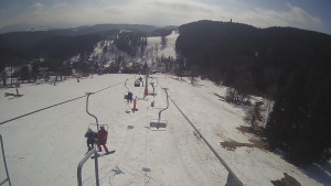 Snow park Paprsek - Lanovka - pohled dolů - 4.3.2023 v 12:43