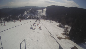 Snow park Paprsek - Lanovka - pohled dolů - 4.3.2023 v 12:48