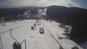 Snow park Paprsek - Lanovka - pohled dolů - 4.3.2023 v 13:08