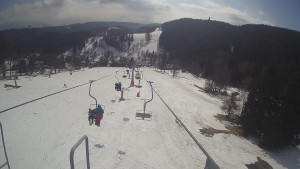 Snow park Paprsek - Lanovka - pohled dolů - 4.3.2023 v 13:13
