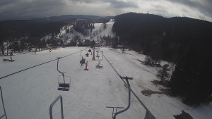 Snow park Paprsek - Lanovka - pohled dolů - 4.3.2023 v 13:53