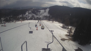 Snow park Paprsek - Lanovka - pohled dolů - 4.3.2023 v 14:08