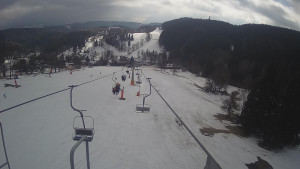 Snow park Paprsek - Lanovka - pohled dolů - 4.3.2023 v 14:18
