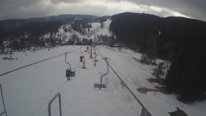 Snow park Paprsek - Lanovka - pohled dolů - 4.3.2023 v 14:38