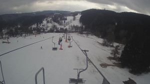 Snow park Paprsek - Lanovka - pohled dolů - 4.3.2023 v 14:43