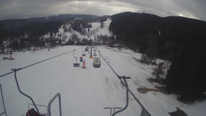 Snow park Paprsek - Lanovka - pohled dolů - 4.3.2023 v 14:58