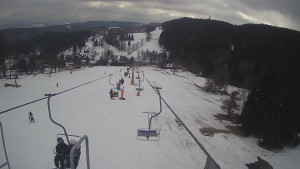 Snow park Paprsek - Lanovka - pohled dolů - 4.3.2023 v 15:13