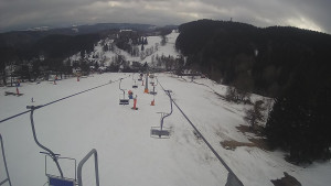 Snow park Paprsek - Lanovka - pohled dolů - 4.3.2023 v 15:18