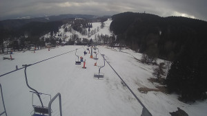 Snow park Paprsek - Lanovka - pohled dolů - 4.3.2023 v 15:23