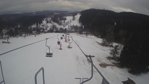 Snow park Paprsek - Lanovka - pohled dolů - 4.3.2023 v 15:28