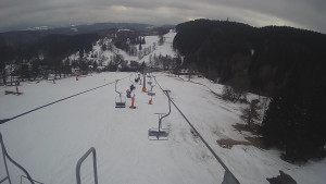 Snow park Paprsek - Lanovka - pohled dolů - 4.3.2023 v 15:33