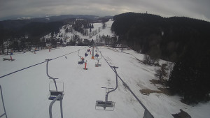 Snow park Paprsek - Lanovka - pohled dolů - 4.3.2023 v 15:48