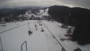 Snow park Paprsek - Lanovka - pohled dolů - 4.3.2023 v 15:53