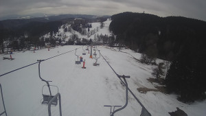Snow park Paprsek - Lanovka - pohled dolů - 4.3.2023 v 16:13