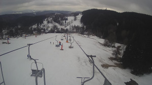 Snow park Paprsek - Lanovka - pohled dolů - 4.3.2023 v 16:23