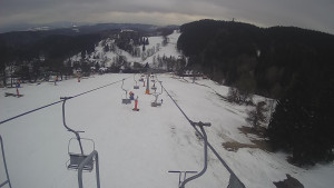 Snow park Paprsek - Lanovka - pohled dolů - 4.3.2023 v 16:33