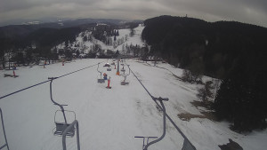 Snow park Paprsek - Lanovka - pohled dolů - 4.3.2023 v 16:43