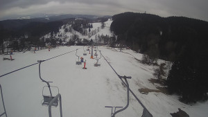 Snow park Paprsek - Lanovka - pohled dolů - 4.3.2023 v 16:53