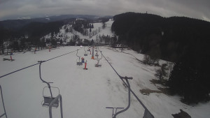 Snow park Paprsek - Lanovka - pohled dolů - 4.3.2023 v 17:23