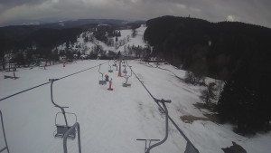 Snow park Paprsek - Lanovka - pohled dolů - 4.3.2023 v 17:28