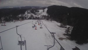 Snow park Paprsek - Lanovka - pohled dolů - 4.3.2023 v 17:43