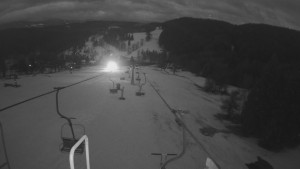 Snow park Paprsek - Lanovka - pohled dolů - 4.3.2023 v 18:08