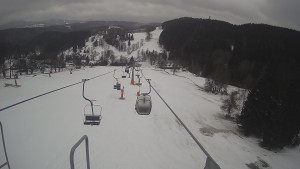 Snow park Paprsek - Lanovka - pohled dolů - 5.3.2023 v 08:48
