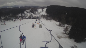 Snow park Paprsek - Lanovka - pohled dolů - 5.3.2023 v 09:03